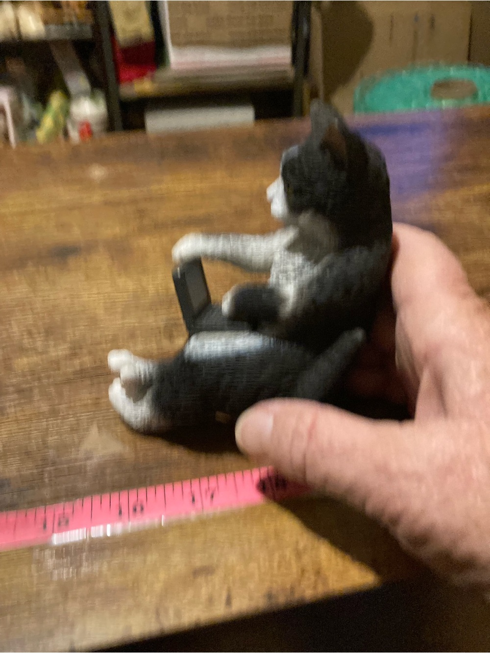 Heavy resin shelf sitter - Picture 2 of 6